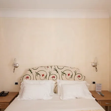 Hotel Tombolo Talasso 5*