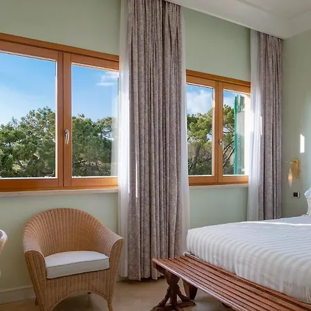 Hotel Tombolo Talasso 5*